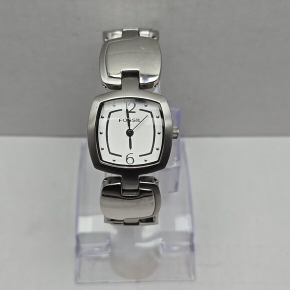 Womens Fossil ES-2212 111002 Tank Watch Silver Tone New Battery Dainty - Picture 1 of 9